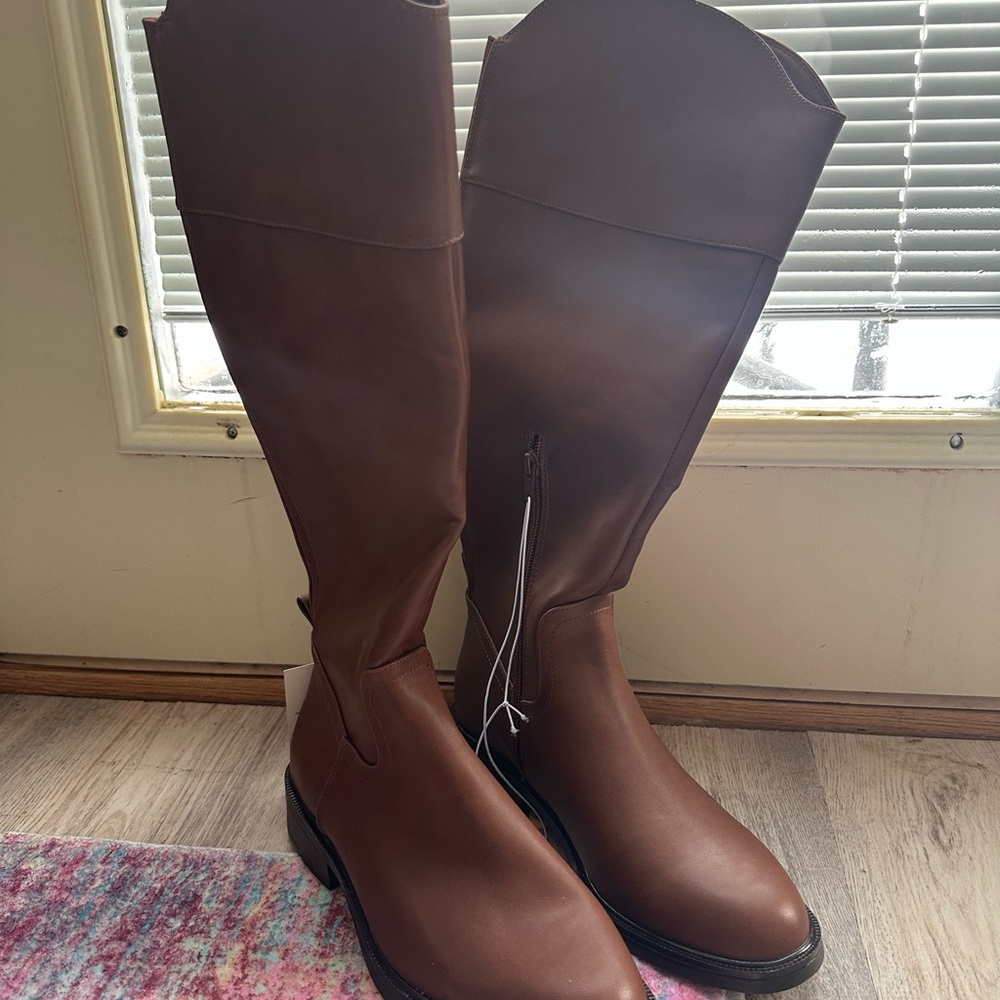 NWT Brown Knee-High Women's Boots